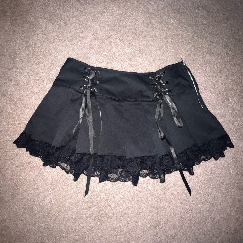 widow dollskill skirt 🖤